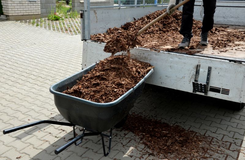 Hardwood Mulch Delivery